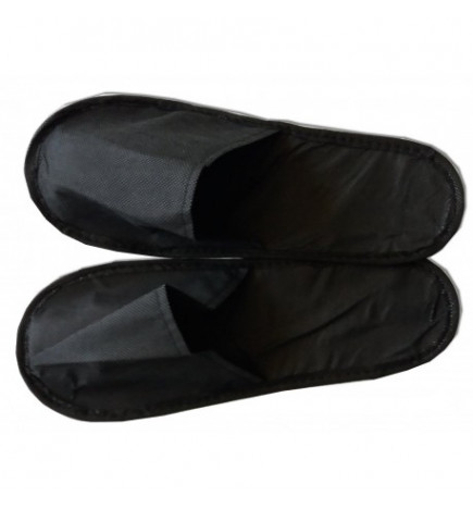 250 paires de mules noires (chaussons) spécial soins cabine